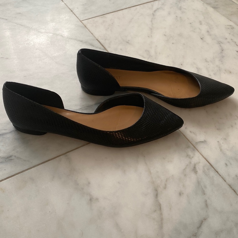 Nine West Black Snakeskin Pointed Flats Size 7.5
